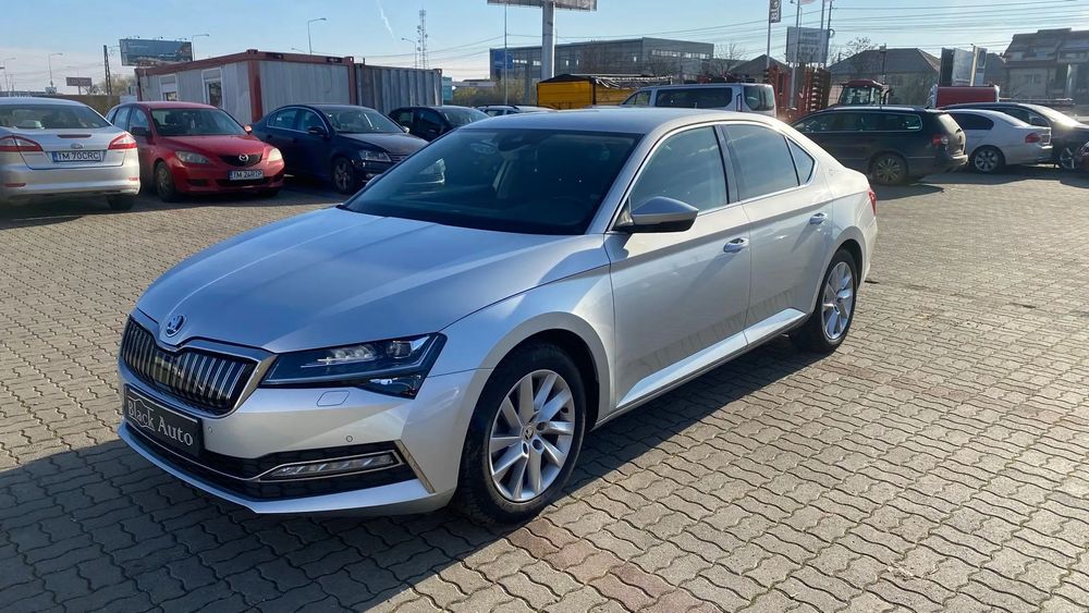 Skoda Superb Plug-in Hybrid . 2020 . 218cp . Pilot automat adaptiv