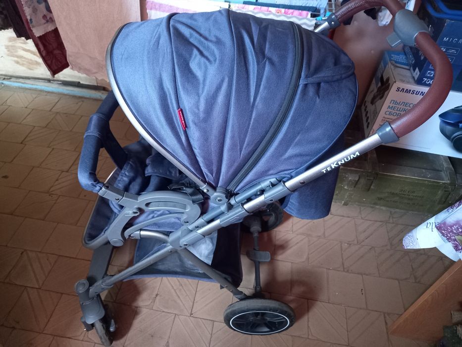 Прогулочная коляска