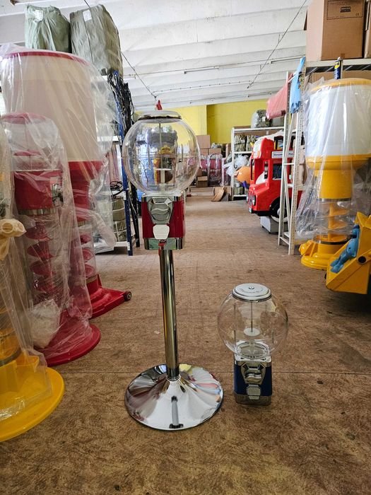 Вендинг машина за малки топчета и капсули