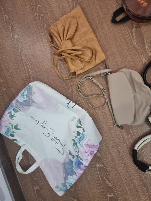 Сумки и рюкзаки по 20 000 сум Чёрный HERMES жёлтый LC WAIKIKI 
Юнусобо