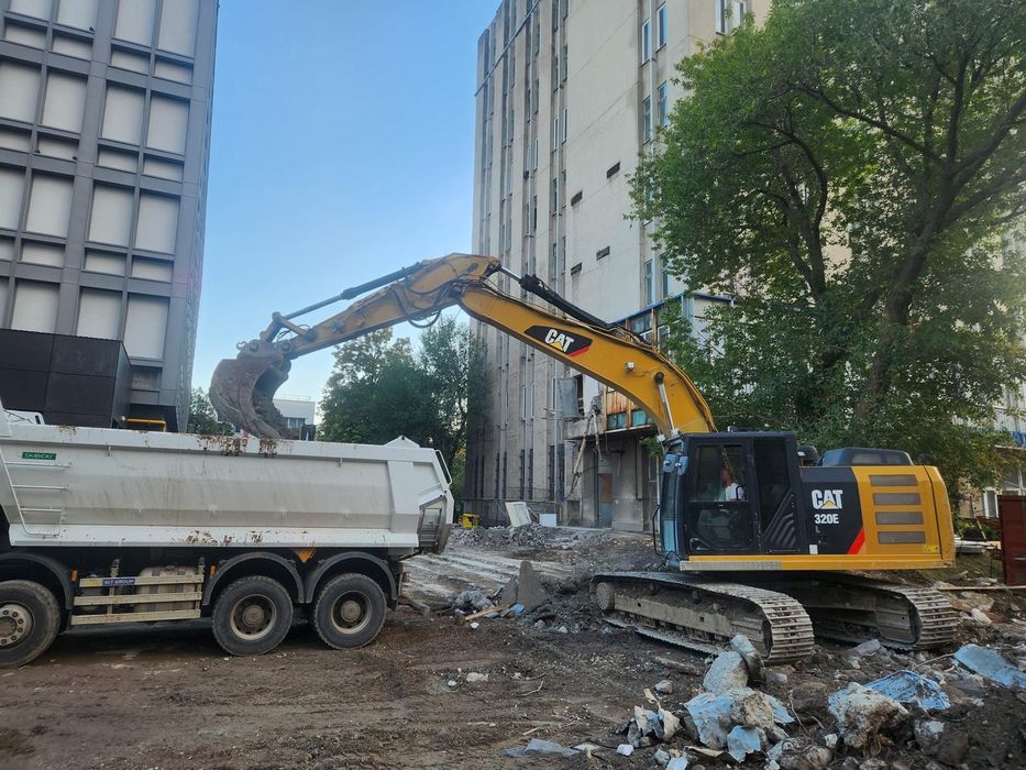 Închirieri utilaje construcții