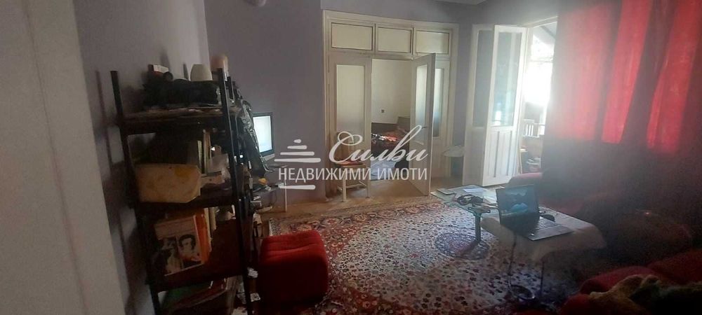 Продава се Четиристаен апартамент в Шумен, Център - 120 кв.м за 2084 €/кв.м - Снимка #1
