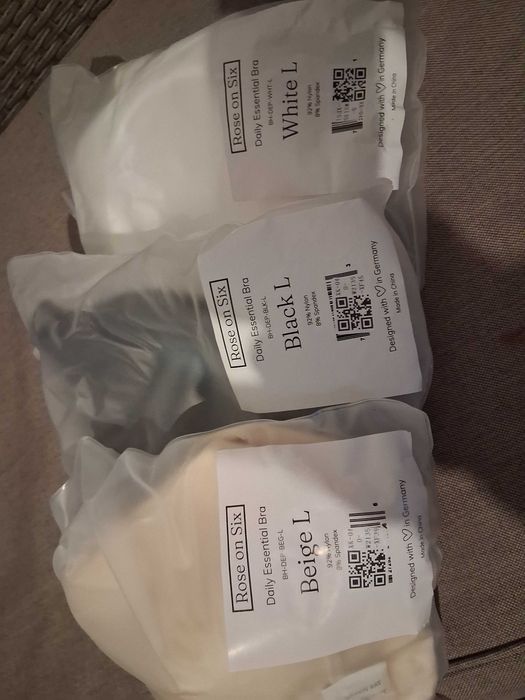 Vand 3 perechi de sutiene