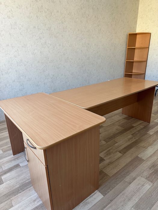 Продам стол за 30тыс