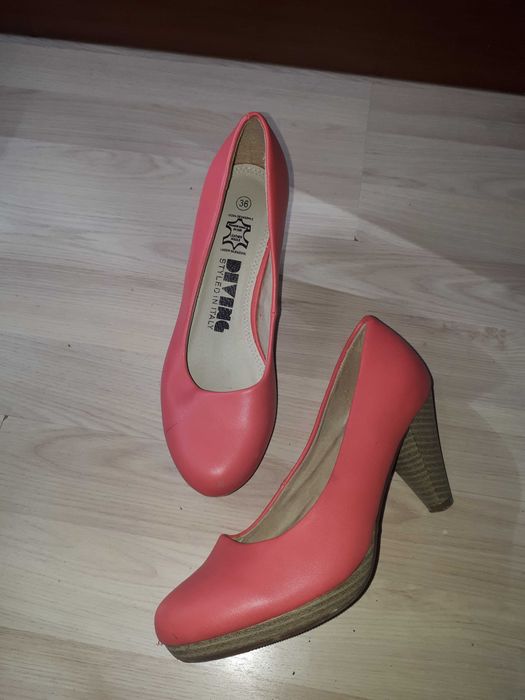 Дамски Обувки с висок ток