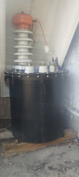 Источник испытательного напряжения  ИИН-100/60 кВ