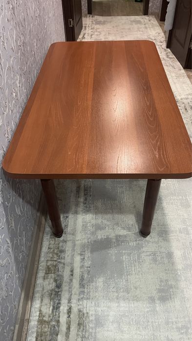 Продам кухонный стол