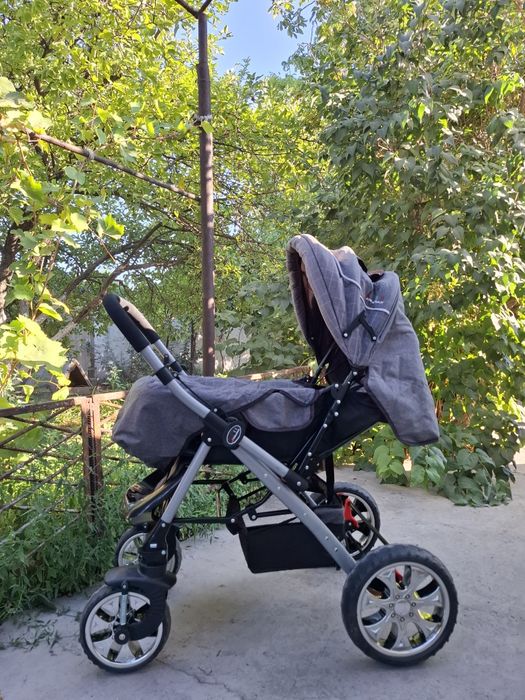 -Коляска детская-