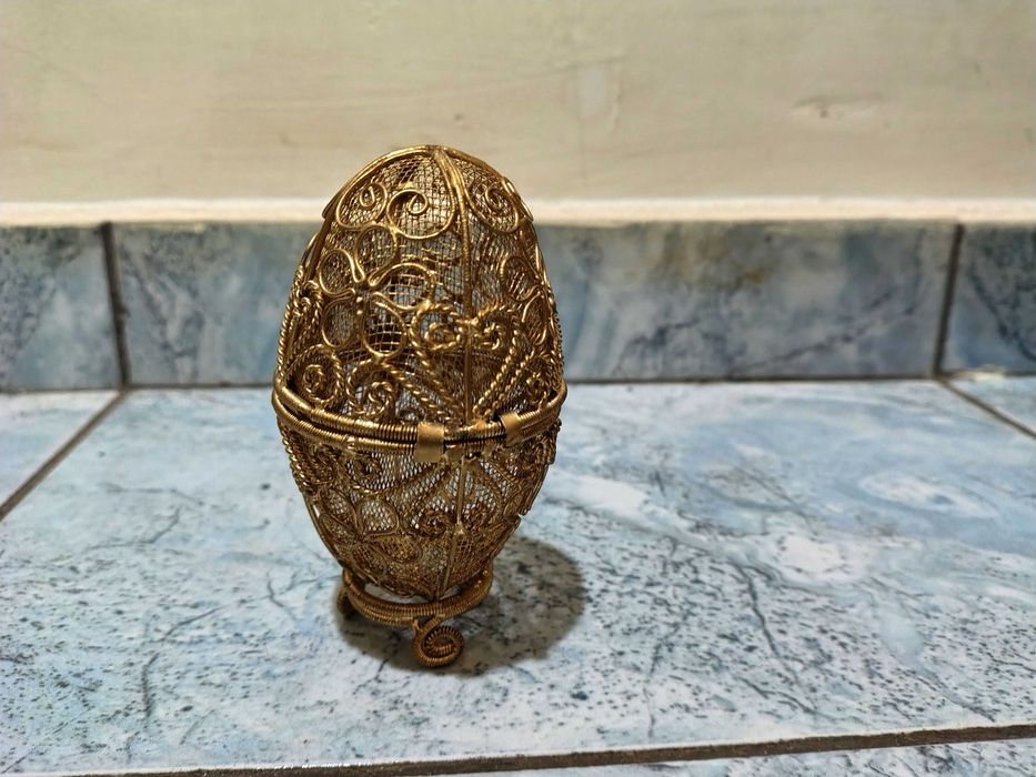 Уникално Красиво Филигранено Яйце Бижутерка