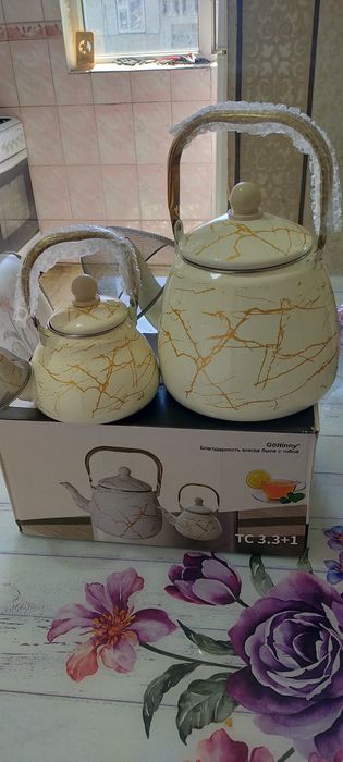 Эмалированные чайники 3,3 и 1 литр