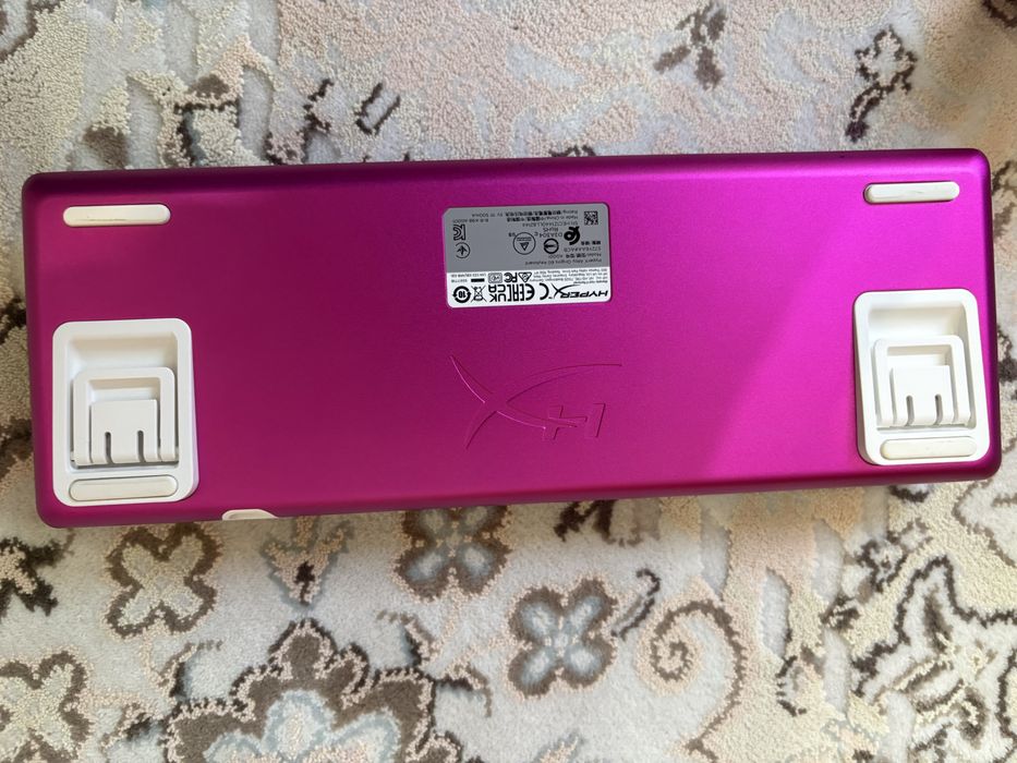 клавиатуру HyperX Alloy Origins 60