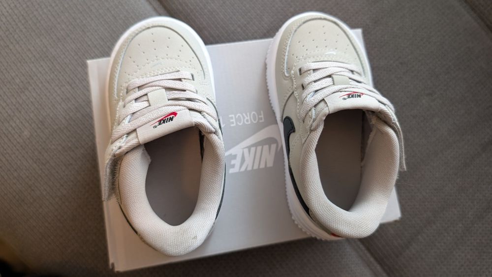 Детски маратонки Nike Air Force 1, 23.5 размер