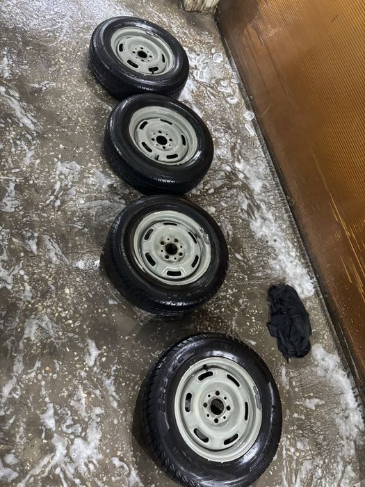 Продам летние шины с дисками р13