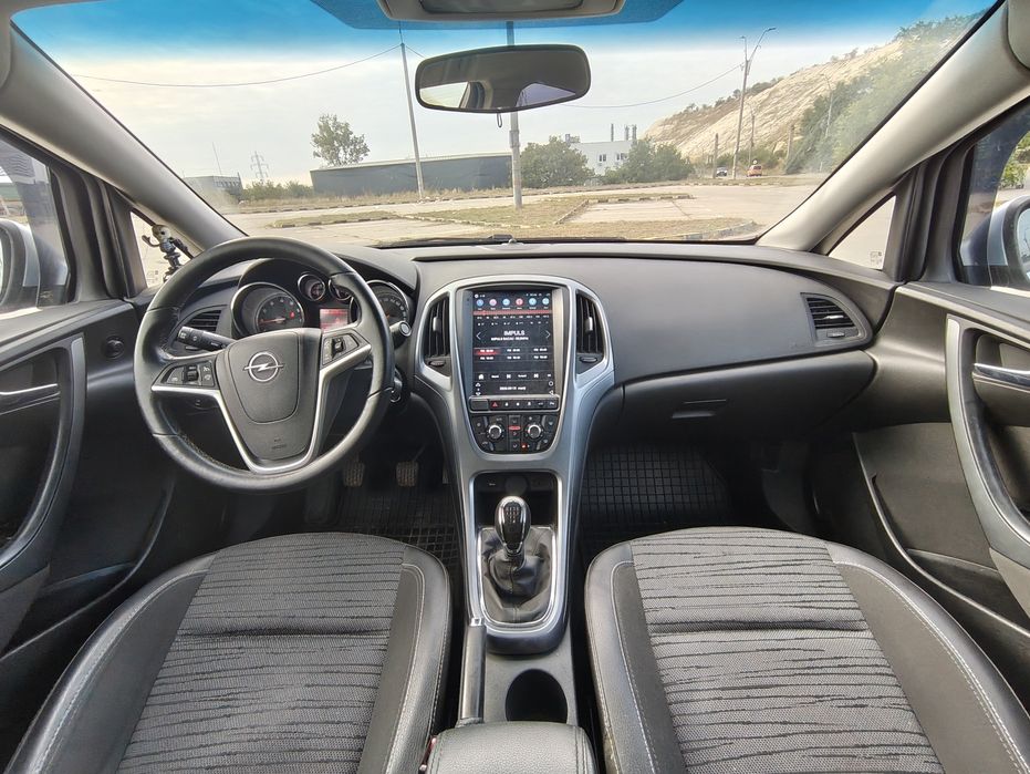Opel astra  sedan