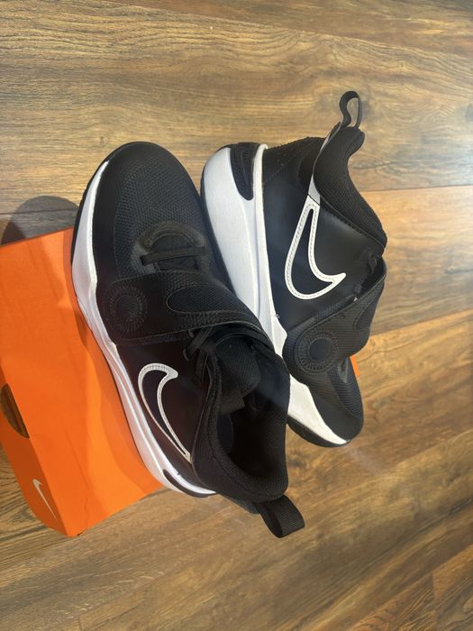 Продавам маратонки на найк