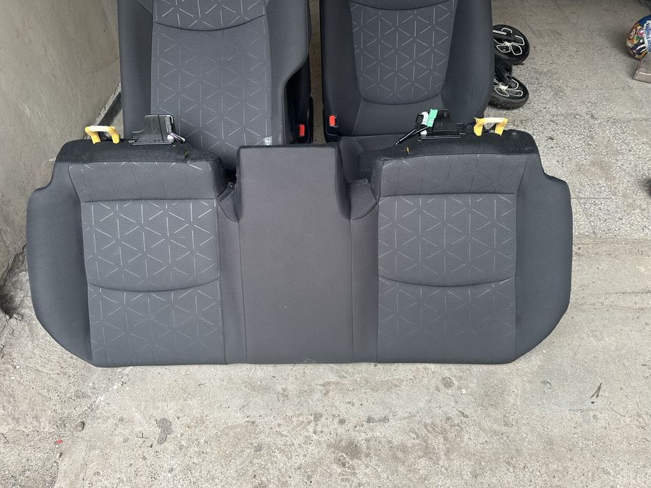 Салон за рав 4 2020