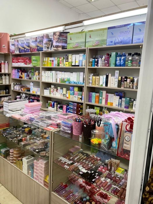 Продам стеллаж шкаф полки витрина