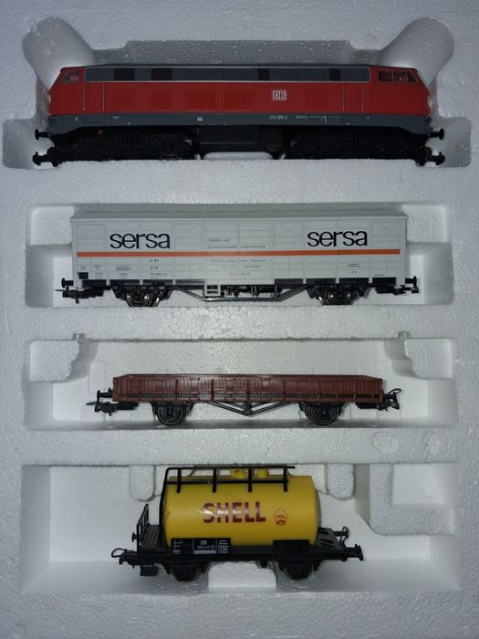 Set trenulet electric piko scara H0
1 locomotiva, lumini fronta