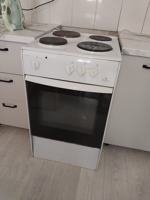 Продам электроплита Darina