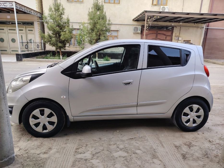 Спарк сотилади.Бухоро шахрида