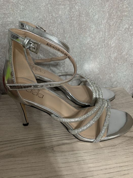 Блестящие каблуки