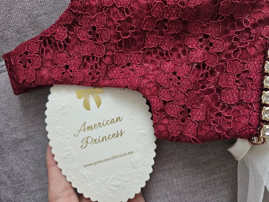 Две разкошни рокли за принцеси