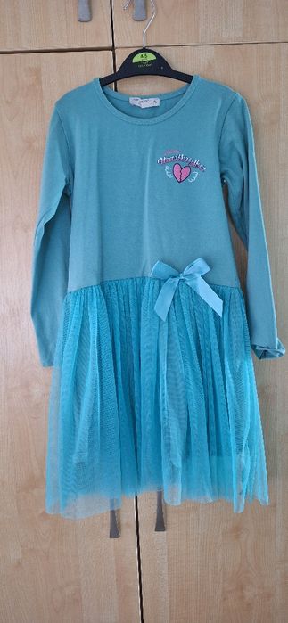 Сладурска рокля за момиченце в ментово зелено 134 размер