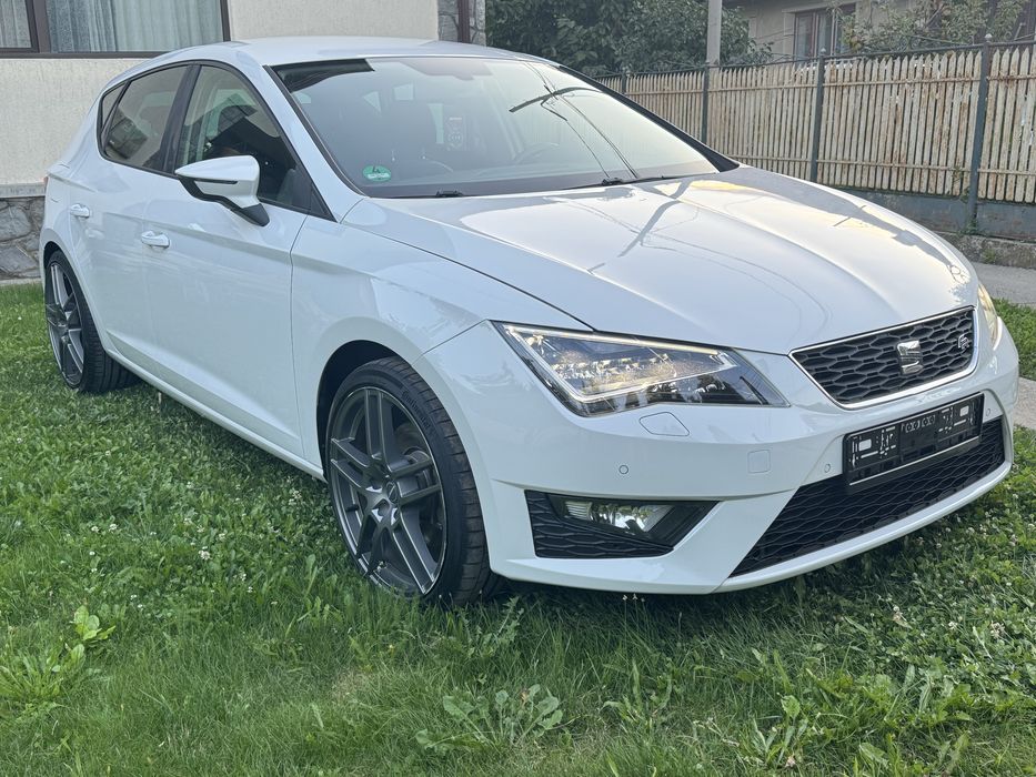 SEAT LEON pachet FR  2.0tdi an fab2016faruri-stopuri LED alcantara Navi jante19