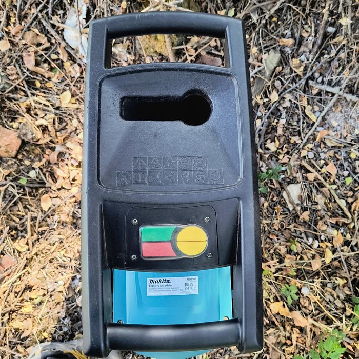 Електрическа дробилка Makita UD2500