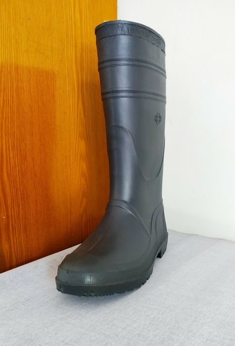 Резиновые сапоги  с металлоподноском. Шахтерские.