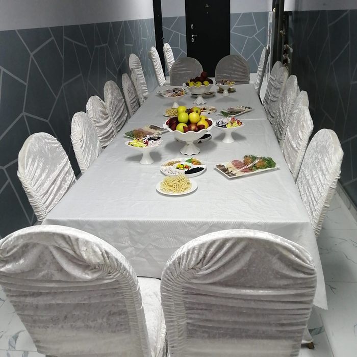 Столы стуля посуды