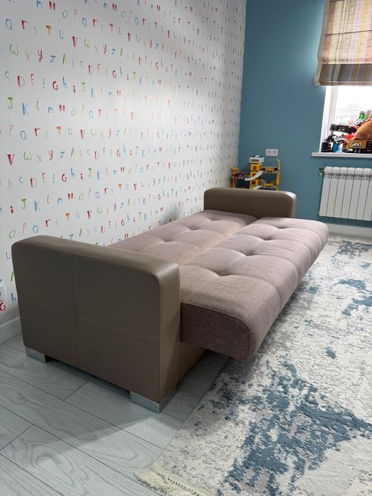 Стильный раскладной диван