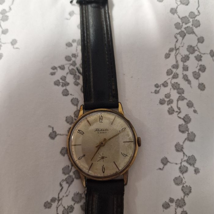 Ceas Raketa mecanic placat cu aur funcțional