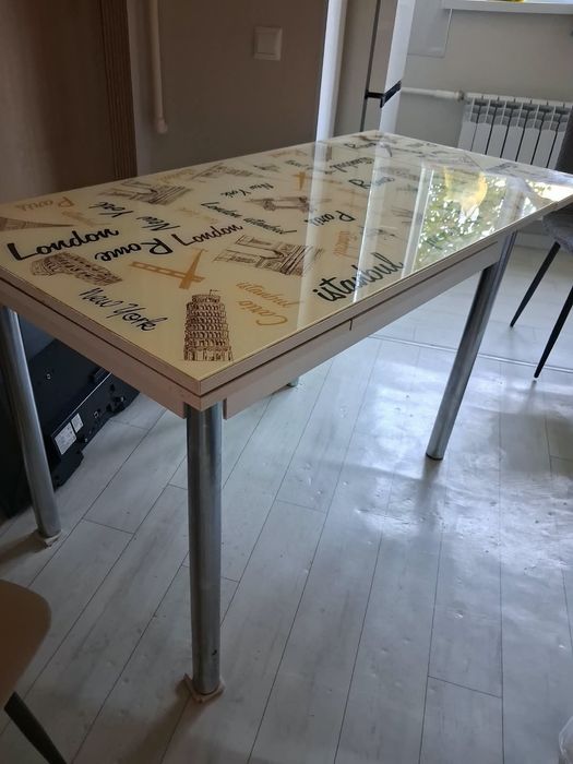 Срочно продам стол