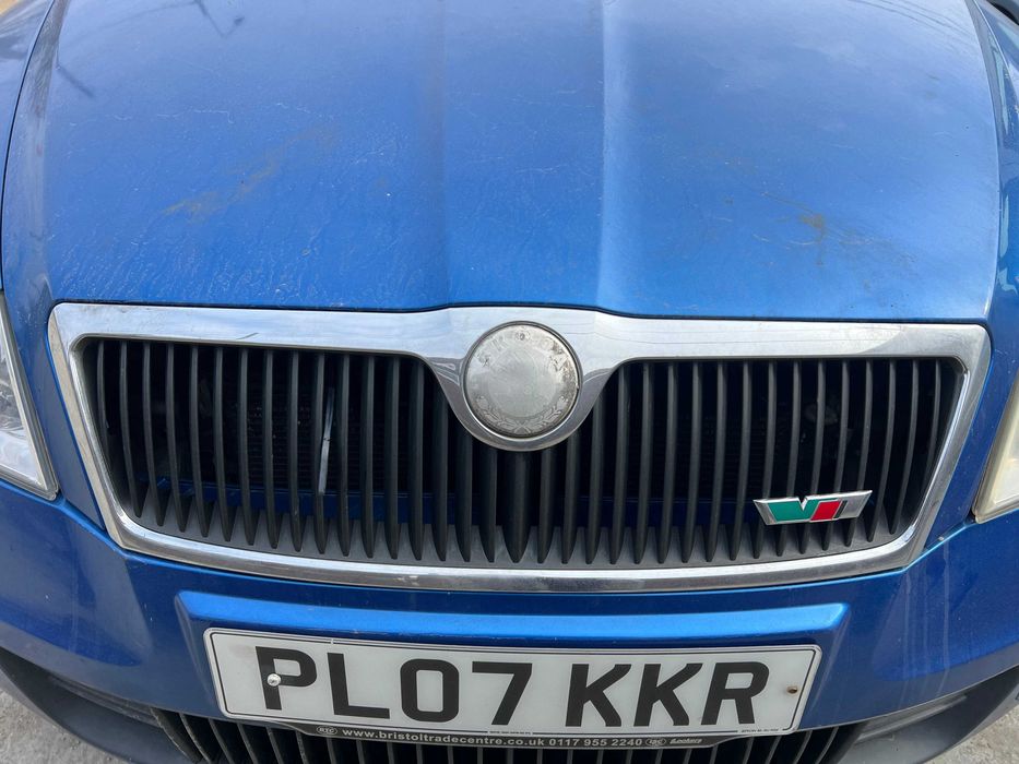 Grila Centrala Radiator Skoda Octavia 2 VRS
