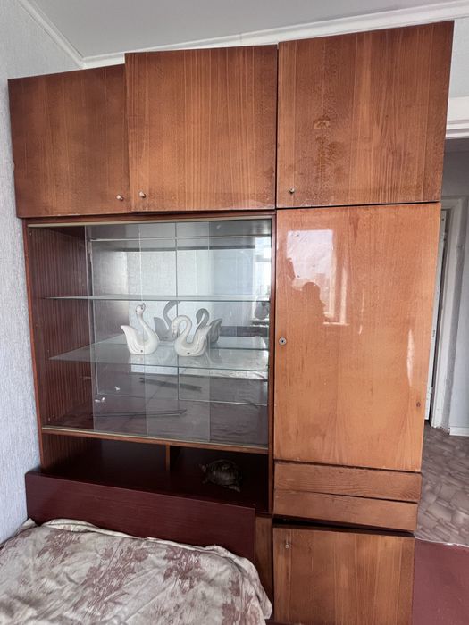 Продам шифоньер и сервант
