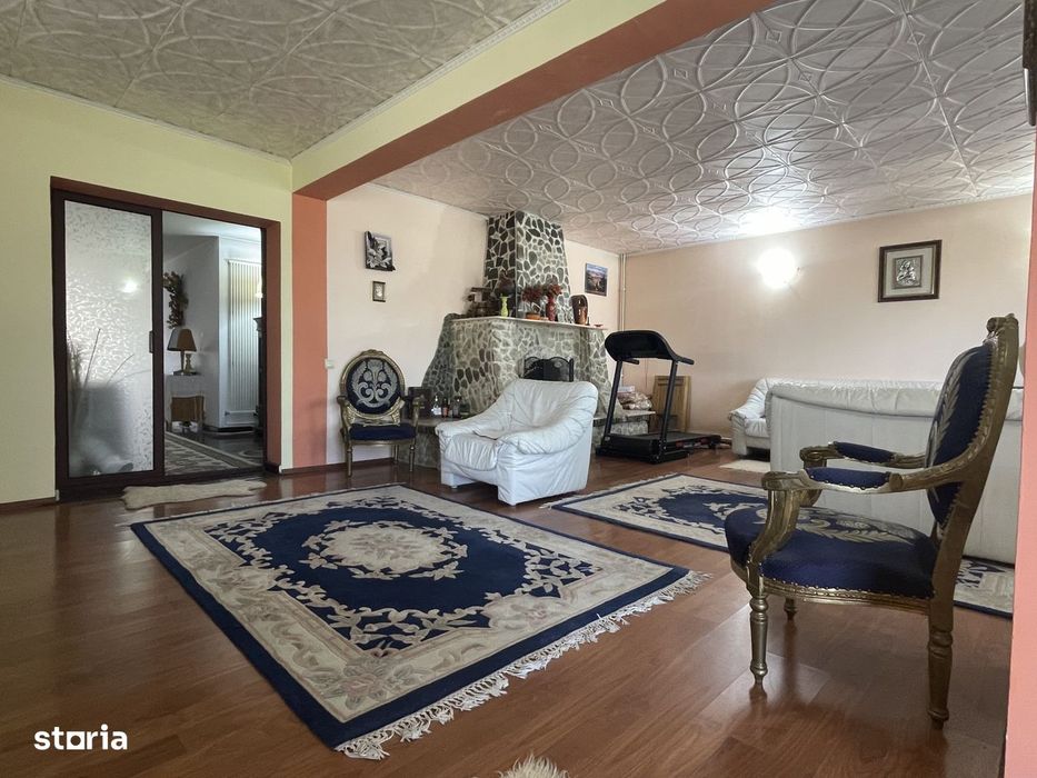Casa 8 camere– Savinesti