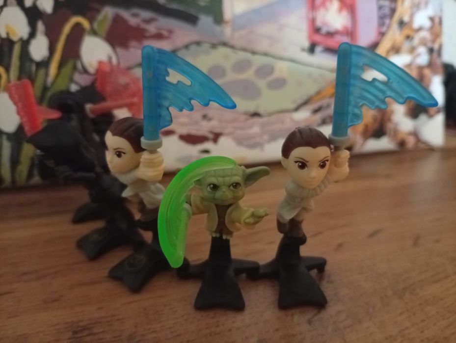 Продам игрушки от киндера