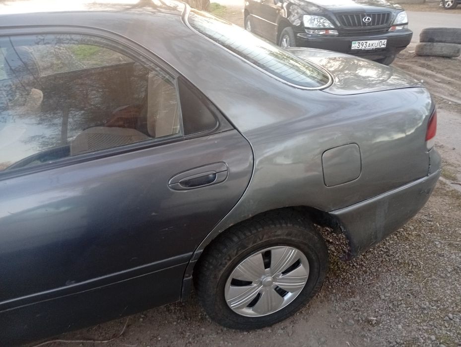 Продам машину mazda 626 Кронос девяносто шестой год.