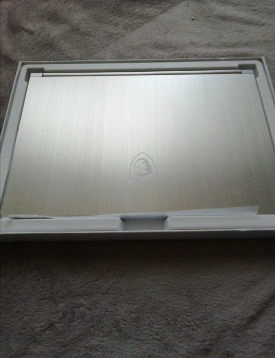 MSI Modern 14" i5 10210U 8GB RAM 512Gb SSD NOU