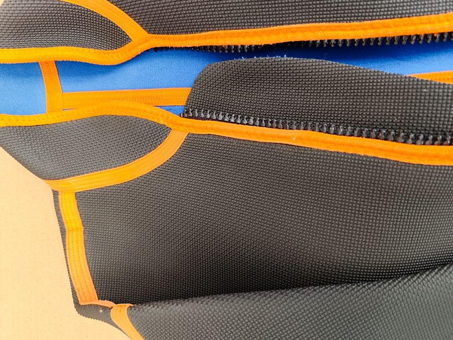 Неопренов костюм от 3 части