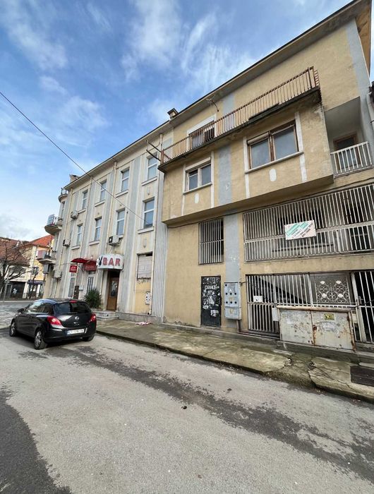 Продава се Къща в Казанлък - 500 кв.м за 459 €/кв.м - Снимка #1