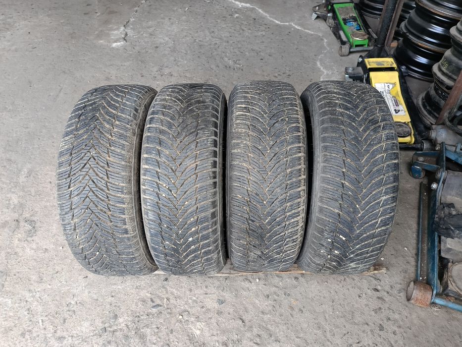 Всесезонни гуми -2022г./50с.-15цола-195/55-1бр.-80лв.-"CEAT"-9мм.грайф