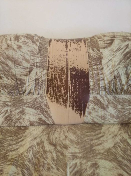 Vand canapeaua folosita