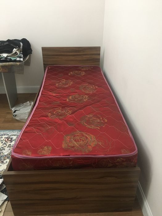 Кровати деревянные