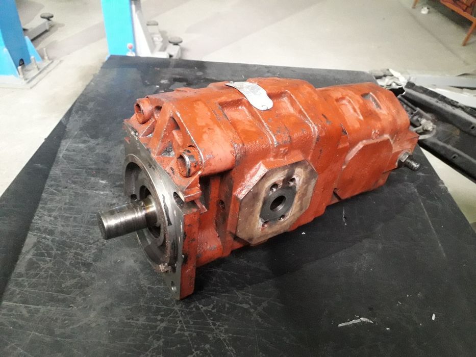 Главный насос экскаватора