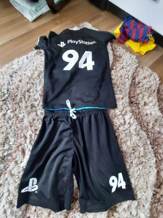 Echipament fotbal h&m PlayStation 9-12 ani