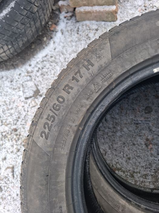 Vand 2 anvelope 225 60 17 continental de iarna bune