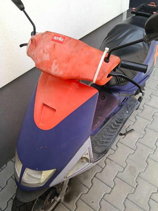 Vând scuter Aprilia SR wave