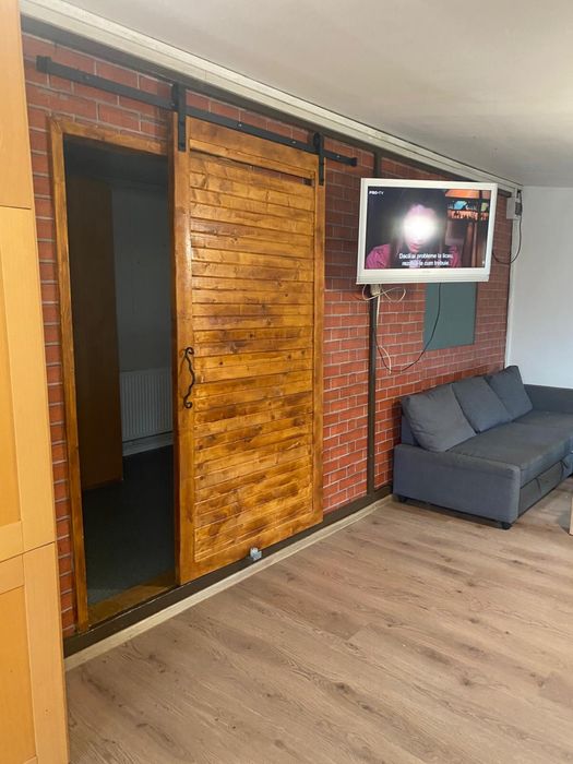 Închiriez casă în Ineu